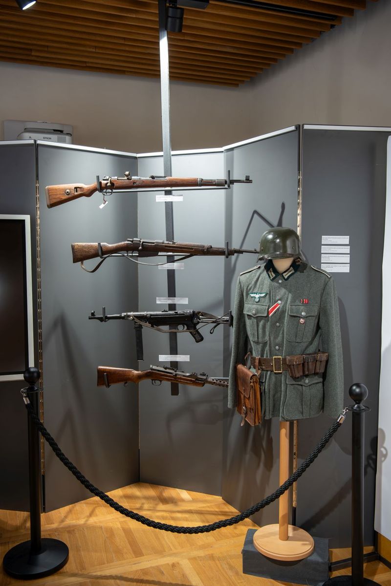 FOTOGALERIJA Izložba 'Lice zločina' progovara o najbrutalnijem nacističkom zvjerstvu nad civilima u Cetinskoj krajini