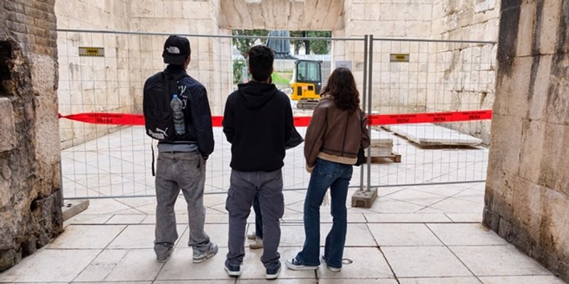 RADOVI U TIJEKU Građani i turisti 'poljubili' Zlatna vrata