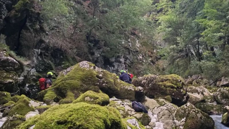 Upali u provaliju duboku 60 metara: Zna se tko je muškarac koji je poginuo u Sloveniji spašavajući sina