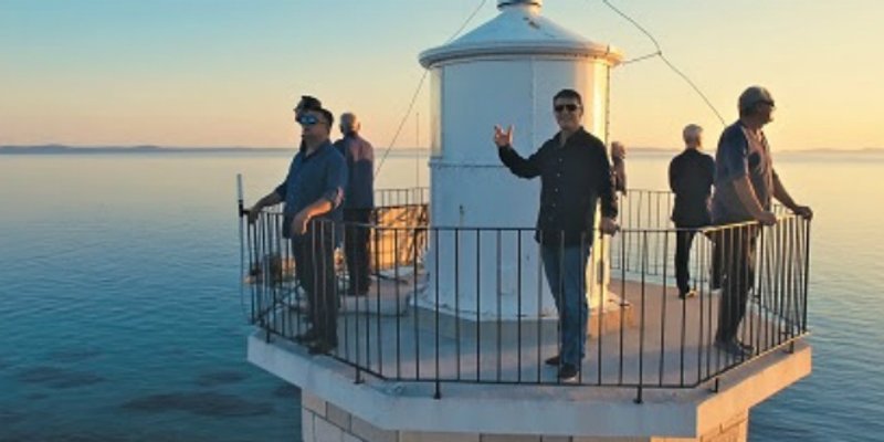 VIDEO Objavljen spot za pjesmu s kojom će Tomislav Bralić i klapa Intrade nastupiti na Splitskom festivalu