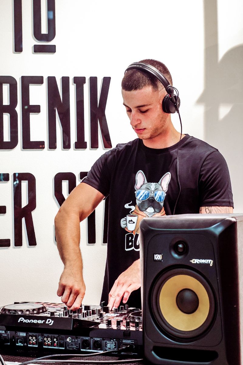 BUZZ stigao u Šibenik: Novi sneaker station otvoren u Dalmare Centru