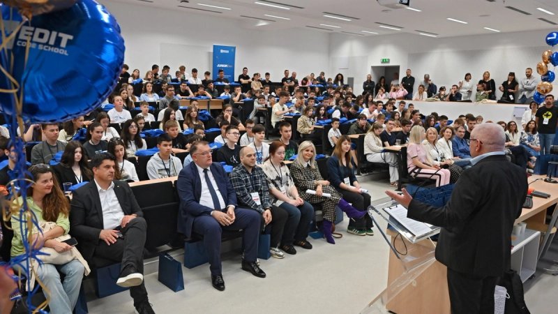FOTO Digitalna akademija na splitskom PMF-u: Više od 200 učenika i nastavnika okupilo se na trećoj EDIT konferenciji