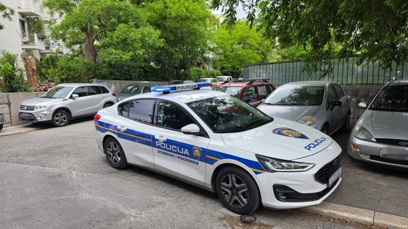 Napad na policajca u Splitu: Uhićen muškarac nakon bijega i intervencije u stanu