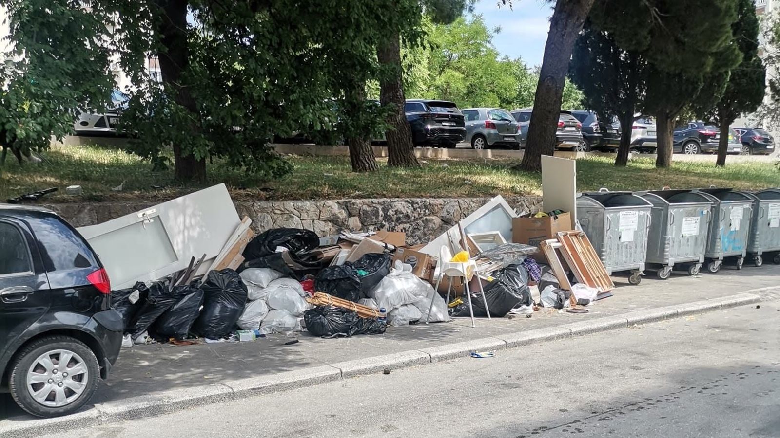 ČISTOĆA UPUTILA APEL Sve više glomaznog otpada završava na ulicama