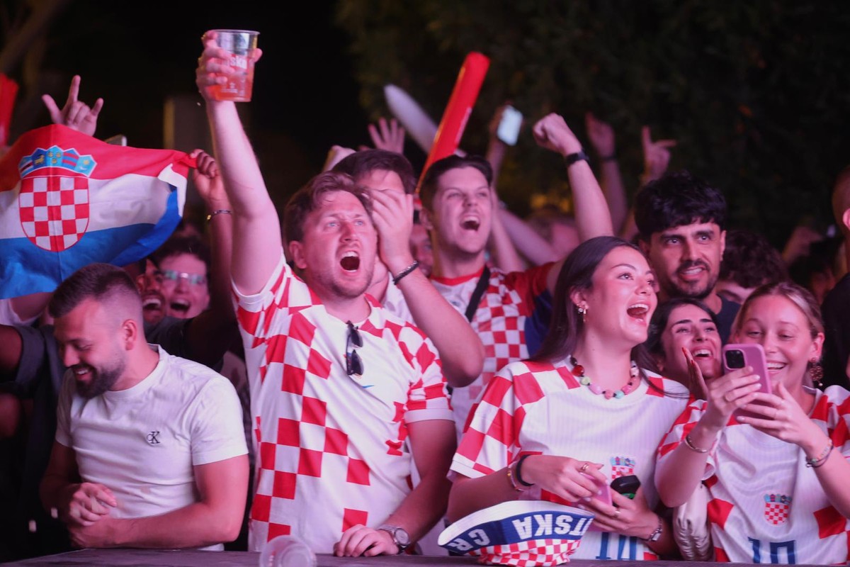 FOTO/VIDEO Pogledajte reakciju navijača na Zvončacu nakon Sučićevog gola!
