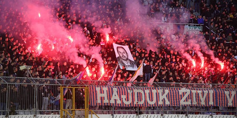 Torcida istaknula sliku i transparent u čast preminule navijačke legende