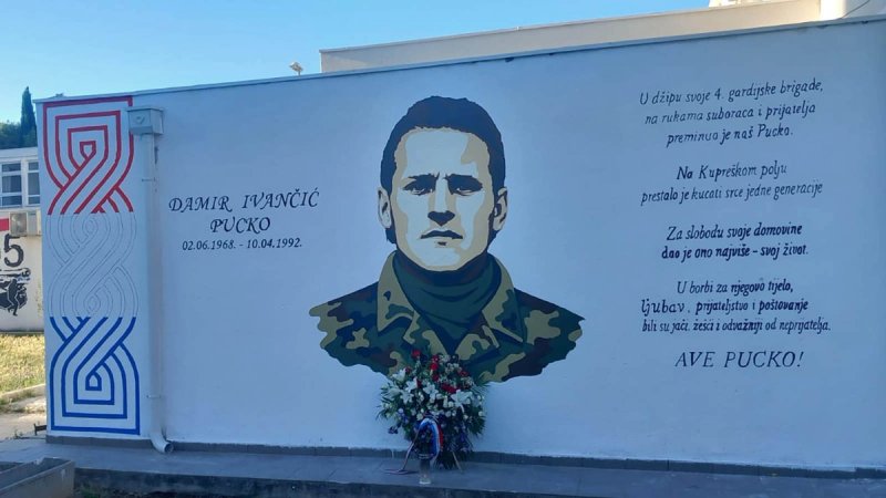 'AVE PUCKO': Heroj jedne generacije dobio novi mural na OŠ Plokite
