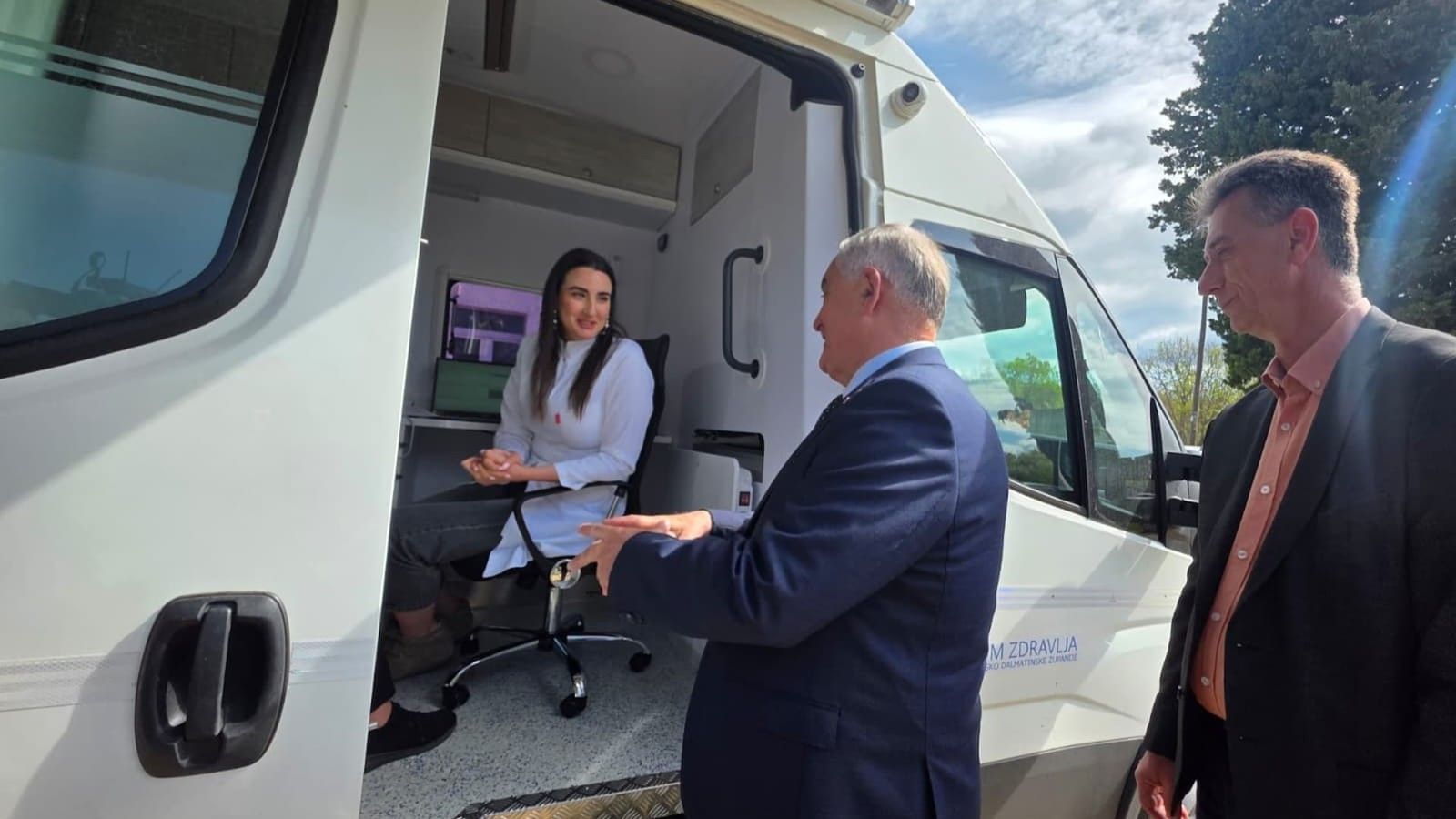 VELIKA NOVOST U DALMATINSKOJ ZAGORI Prva mobilna ambulanta krenula s radom, najavljene još dvije uskoro