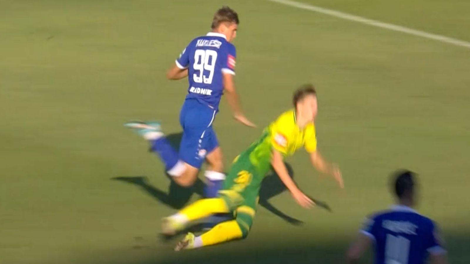 VIDEO: Pogledajte jedan od najranijih crvenih kartona u povijesti HNL-a