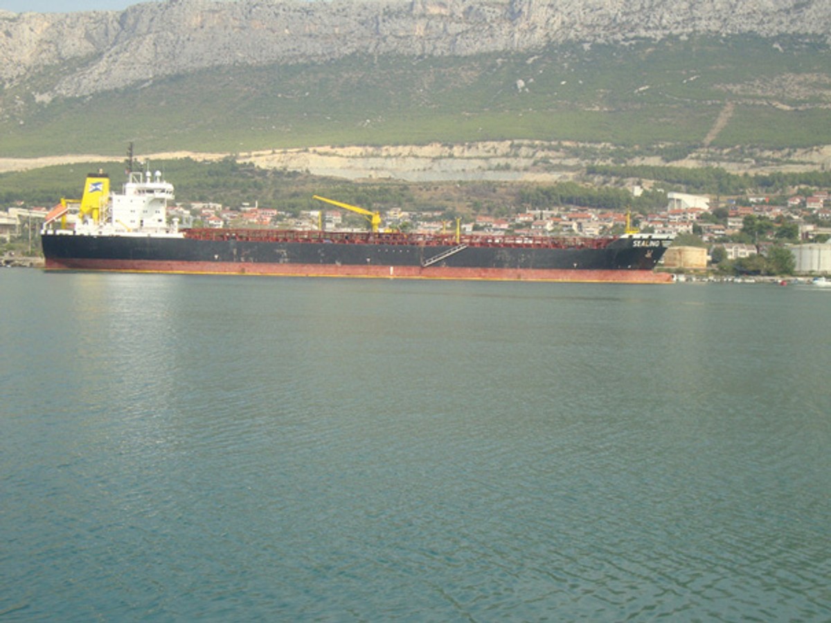 APEL IZ VRANJICA Zar smo do daljnjeg osuđeni gledati moguće vrlo opasne bombe pred našim prozorima?