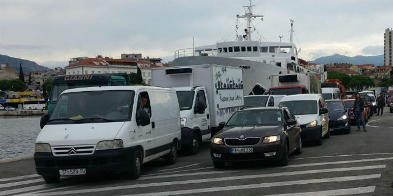 UDARNI TURISTIČKI VIKEND: 200 tisuća putnika proći će kroz splitske trajektnu i zračnu luku