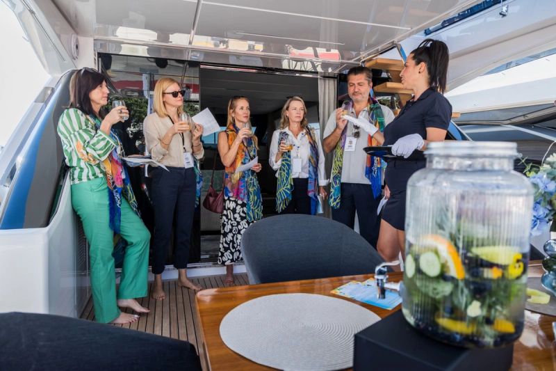 SPOJ TRADICIJE, ZABAVE I POSLA Zapadna obala u ritmu Yacht Hop zabava i svečane dodjele nagrada posadama