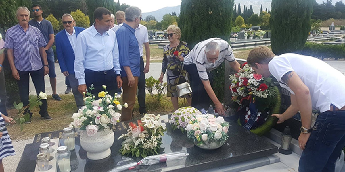 DANAS BI NAVRŠIO 85 GODINA: Delegacija Hajduka, rodbina i veterani na Lovrincu su još jednom odali počast velikom Tomislavu Iviću