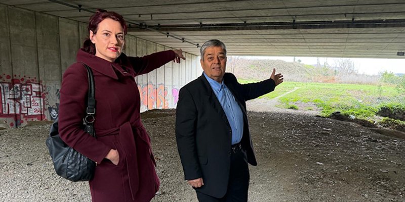 FOTO/VIDEO Kovačević i Buljubašić pozivaju premijera: Podvožnjak Lovrinac-Duilovo riješio bi prometne gužve, na čekanju je 25 godina