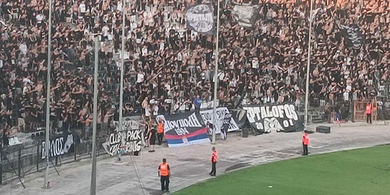 Glupava poruka maknuta na traženje delegata pa izvješena srpska zastava