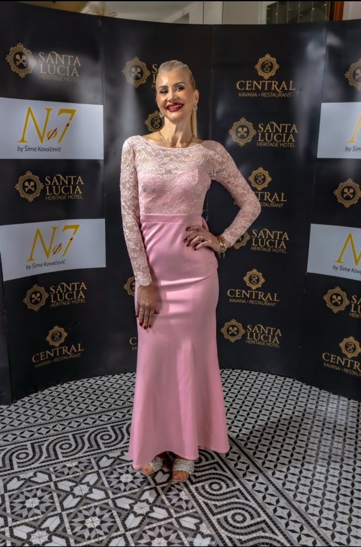 Revija 'Slavimo život, mojoj Valentini za rođendan'