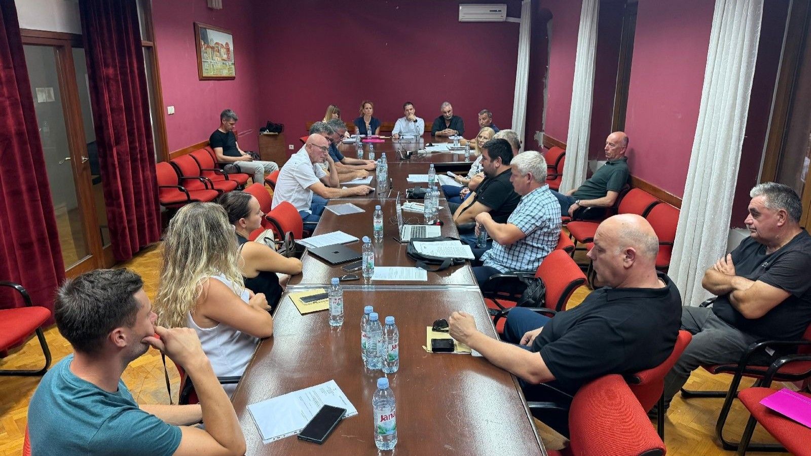 Omiš na nogama: 'Od stranih oligarha ćemo kupovati našu struju!'