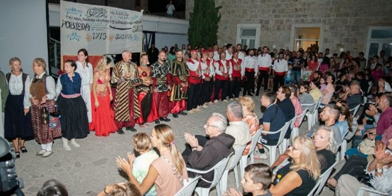 FOTOGALERIJA Uspješno odigrana predstava 'Opsada Sinja 1715. godine'