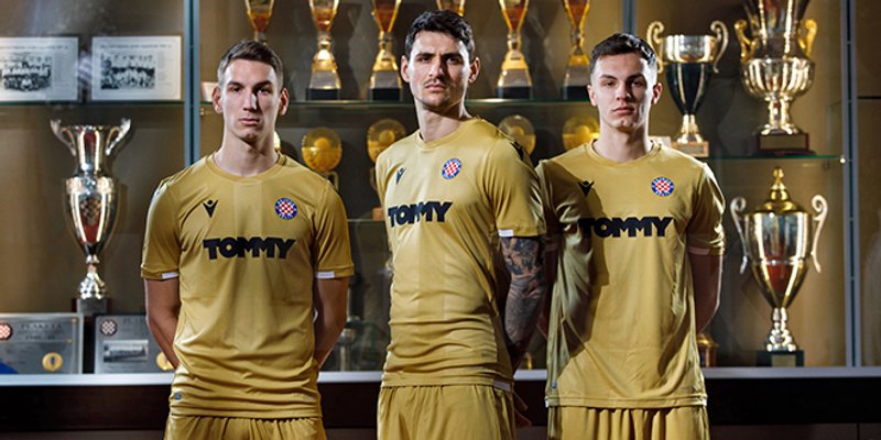 Hajduk predstavio novi dres povodom 110. rođendana