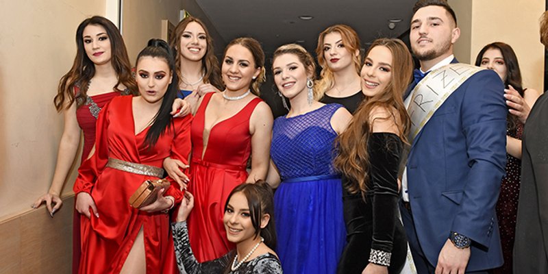 FOTOGALERIJA: Pogledajte prekrasne maturante Obrtničke škole