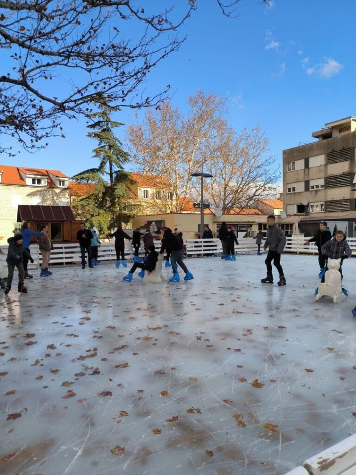 Blagdanski duh preplavio Sinj