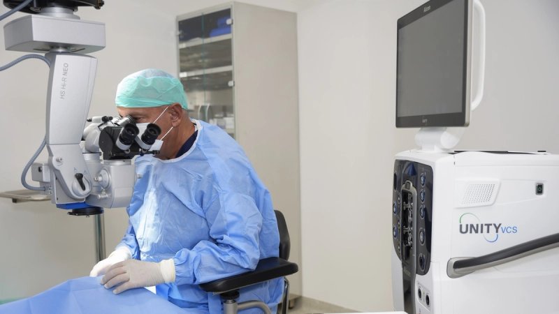 Dr. Dean Šarić, jedno od najvećih imena laserske korekcije vida, od sada je u Poliklinici Videa