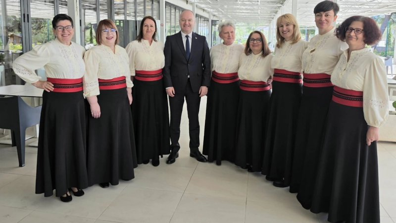 Ministar Šipić u Starigradu: Novi Zakon o demografskoj obnovi donosi snažniju potporu obiteljima i lokalnim zajednicama