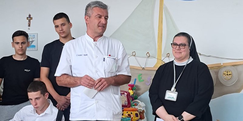 FOTO Pacijenti Klinike za dječje bolesti KBC-a Split ilustrirali slikovnicu o sv. Luciji