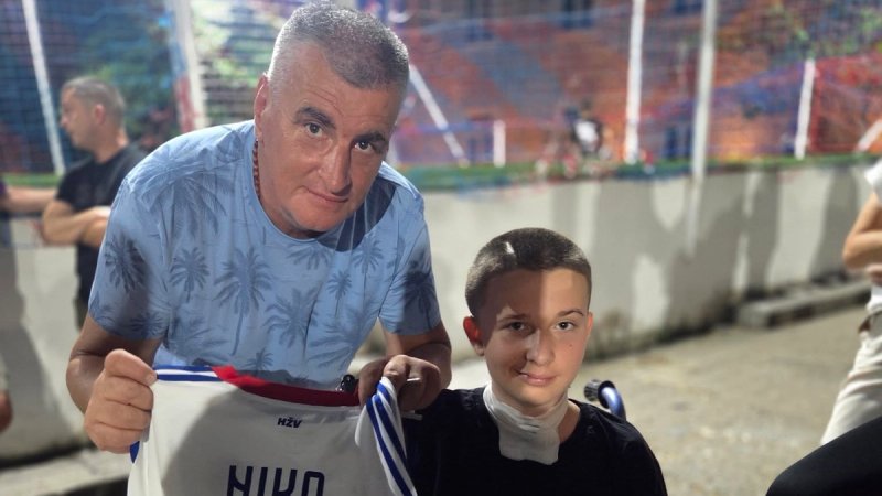 NAKON 10 MJESECI LIJEČENJA Niko se vratio kući u Sinj!