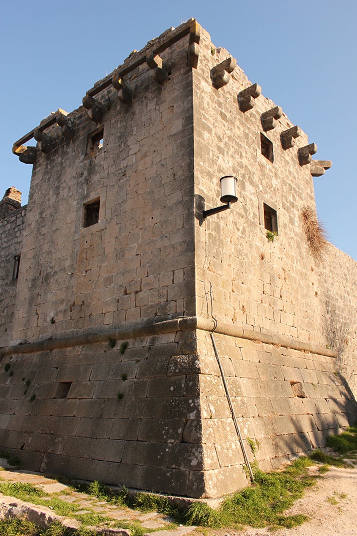 Tvrđave na Braču: Pučišća znaju zvati lukom kula
