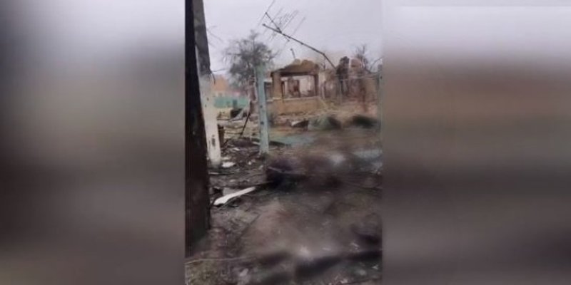 UZNEMIRUJUĆE SNIMKE Strava u Buči: Grad sravnjen sa zemljom, tijela na ulici leže pored bicikala