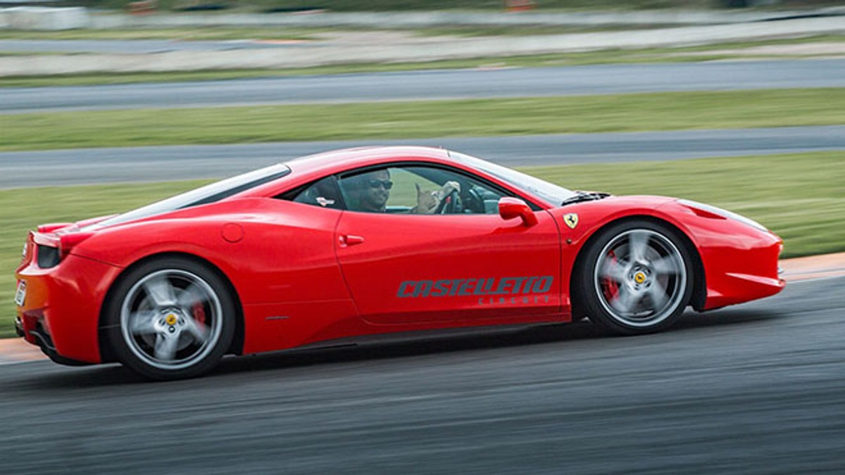 Pokloni mu najluđe Valentinovo na četiri kotača