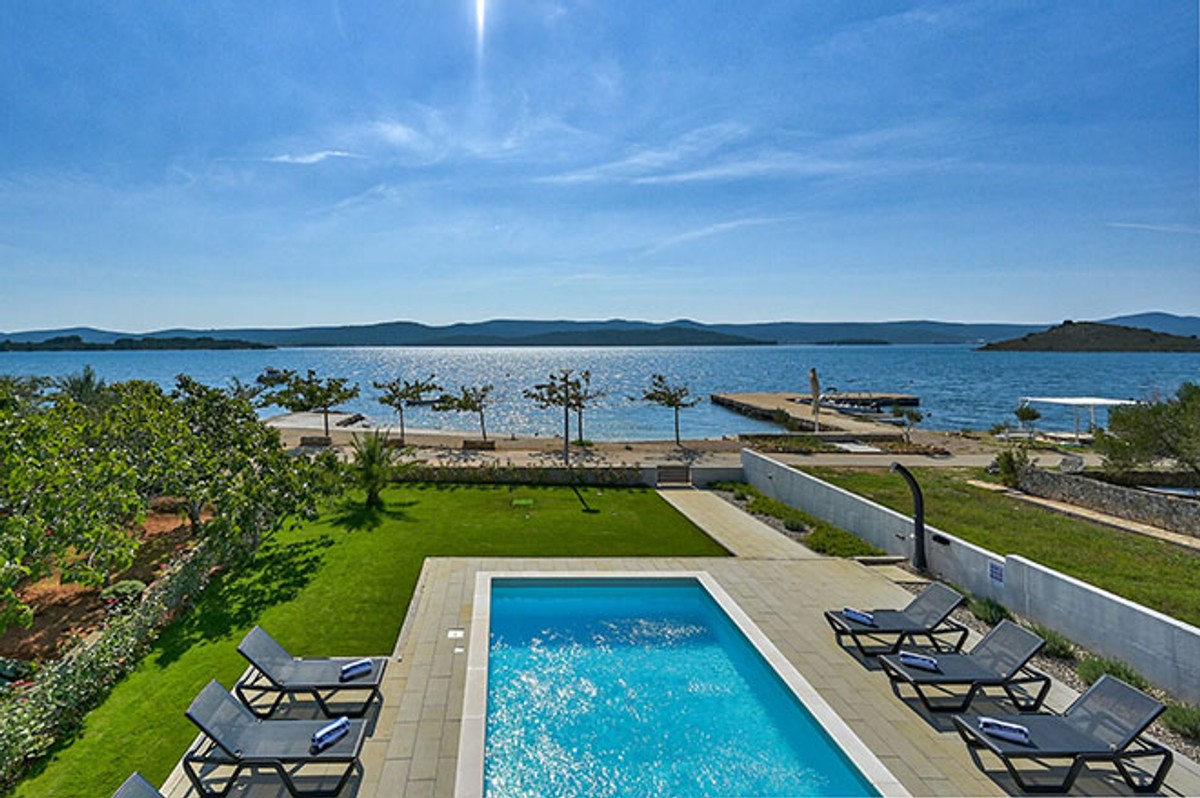 Iznajmite svoju luksuznu vilu s bazenom preko agencije LUVA Villas