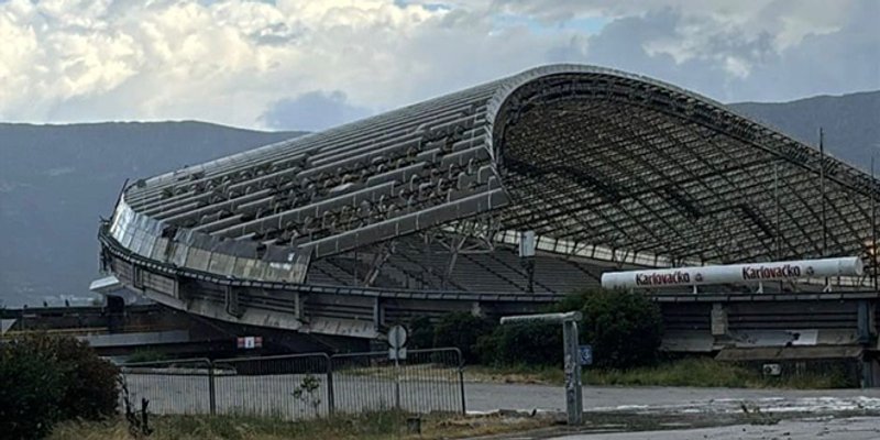 STRADAO POLJUD Nevera raznijela krov stadiona!