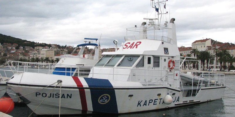 MRTAV MUŠKARAC NA PLAŽI Pretpostavlja se da je riječ o 81-godišnjem ribaru iz Makarske