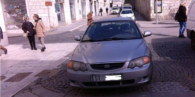 OGORČENI SPLIĆANIN 'Zalijepili su mi kaznu zbog kratkog stajanja, vozio sam bolesnu majku'