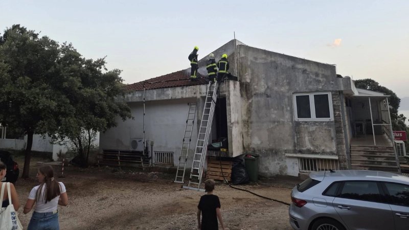 Planuo objekt na Makarskoj rivijeri, na intervenciju upućeno više vatrogasnih društava