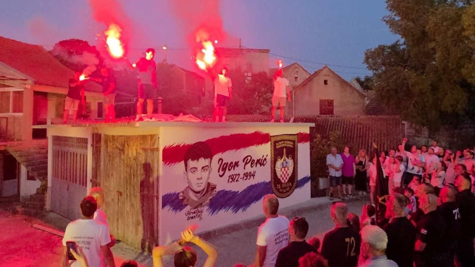FOTO/VIDEO 'Heroji žive dok im se ime spominje': Kotlenice na poseban način odale počast branitelju koji je prije 32 godine dao život za domovinu