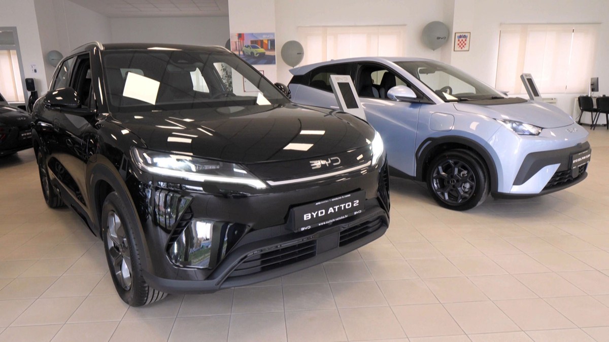 Brač u znaku BYD-a: Auto Hrvatska dovozi pet modela na supetarsku rivu, a možete ih i provozati