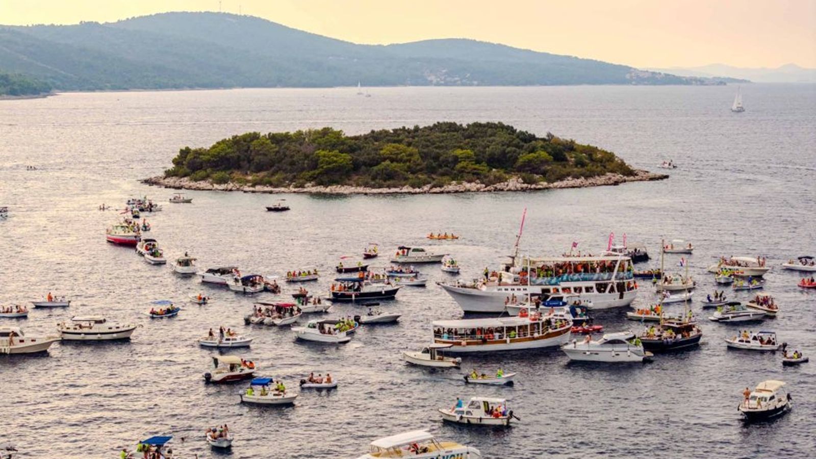 Potezanje Mrduje ponovno okuplja Bračane i Šoltane u borbi za otočić