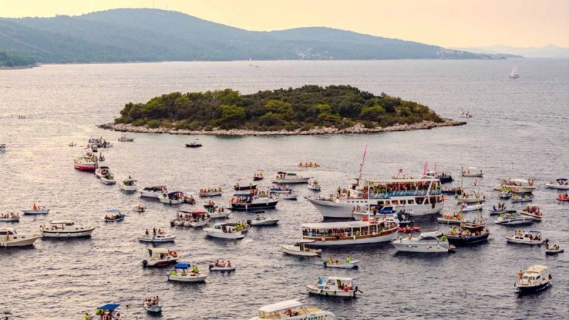 Potezanje Mrduje ponovno okuplja Bračane i Šoltane u borbi za otočić