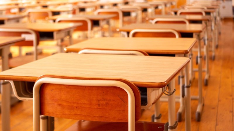 Moguće samo kod nas: Učiteljica u Dalmaciji dvije godine spavala na nastavi