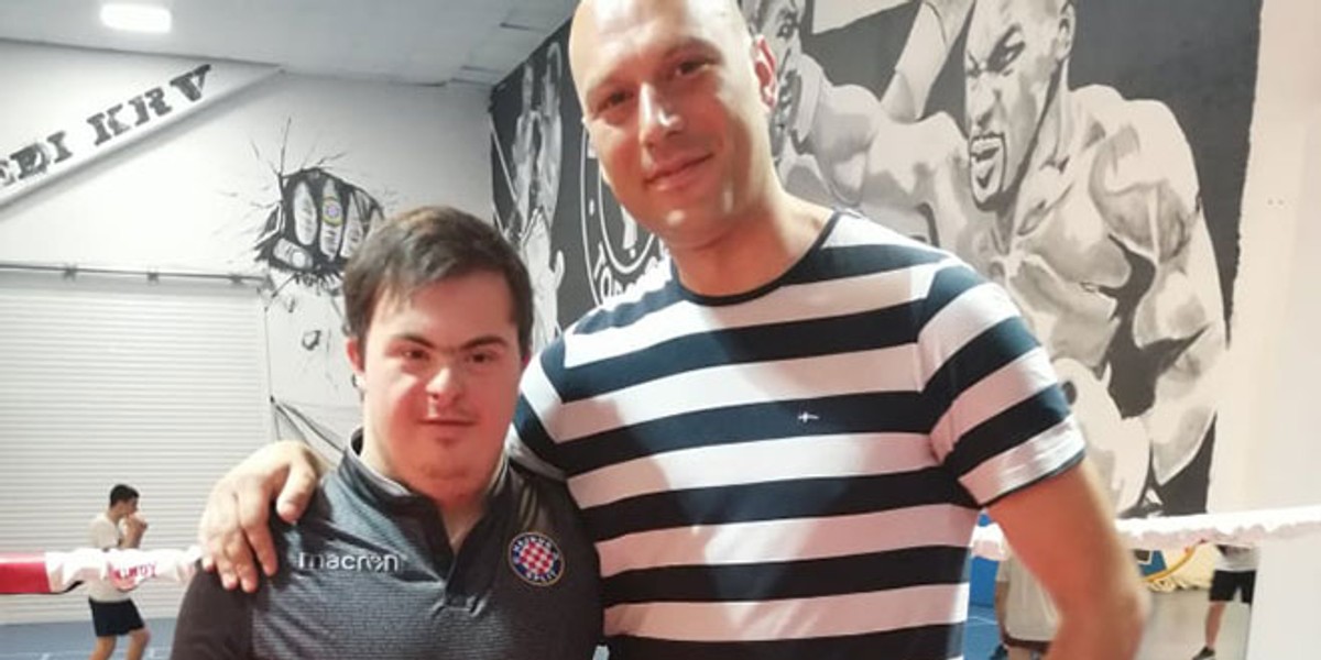 VIDEO: Luka kreće s treninzima u boksačkom klubu 'Torcida Split', a na sljedeću utakmicu ulazi preko ograde