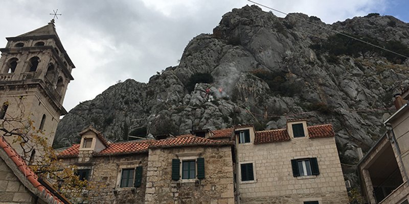 ROMANTIKA U OMIŠU Pala prosidba na Festivalu dalmatinskih klapa