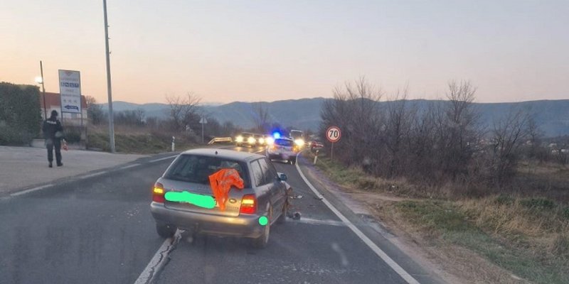 PROMETNA NESREĆA U DICMU: Jedna osoba prevezena u bolnicu
