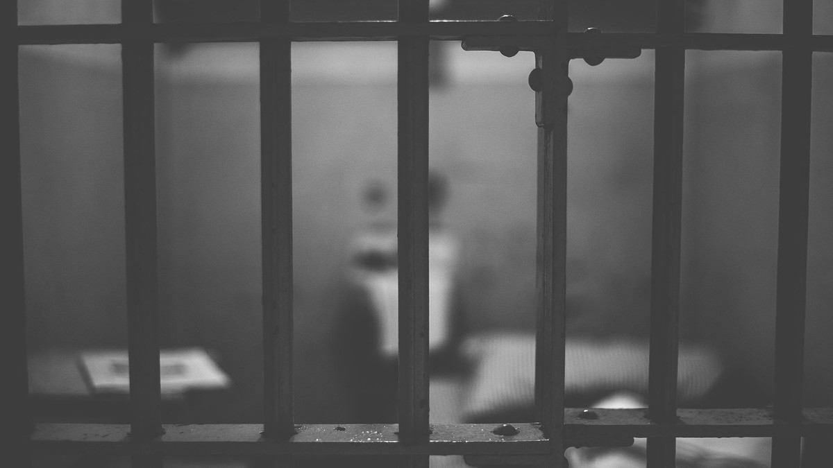 UTRKA S VREMENOM Optuženi za silovanje u zatvoru progutao britvice i noktaricu, u nedjelju mu istječe maksimalan rok za pritvor