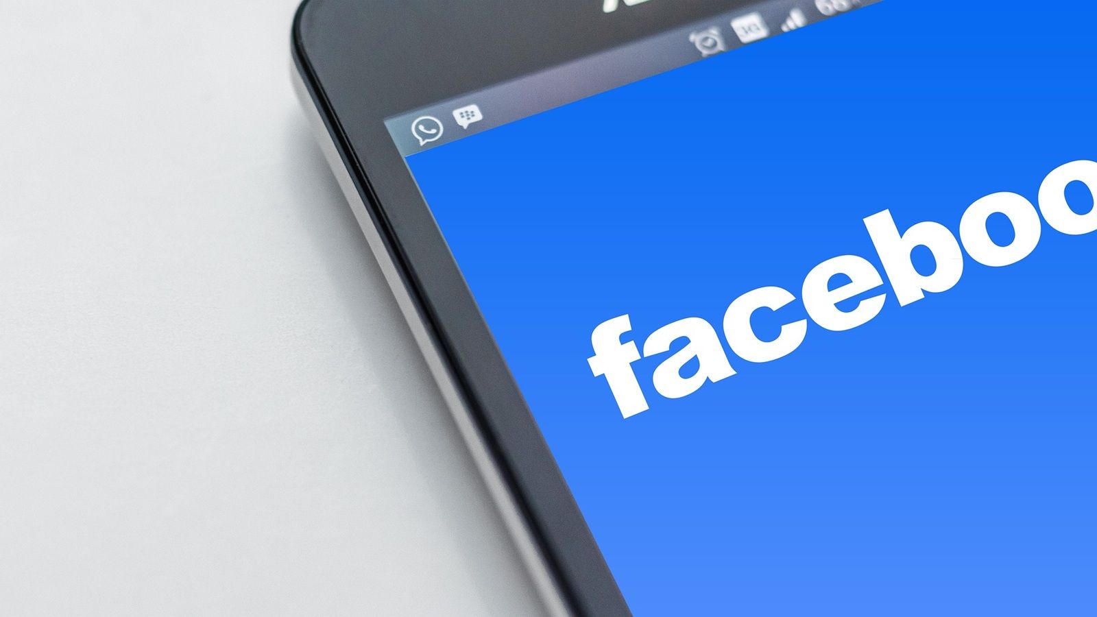 Pao je Facebook, korisnici diljem svijeta prijavljuju teškoće