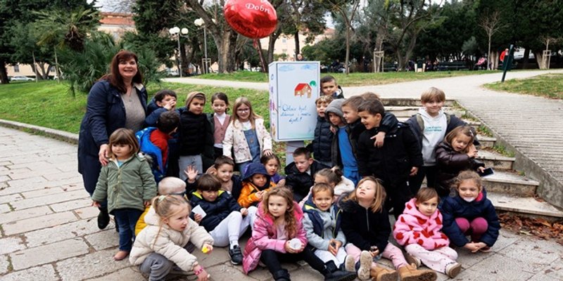 Oblačić bijeli slikovnice i maštu dijeli!