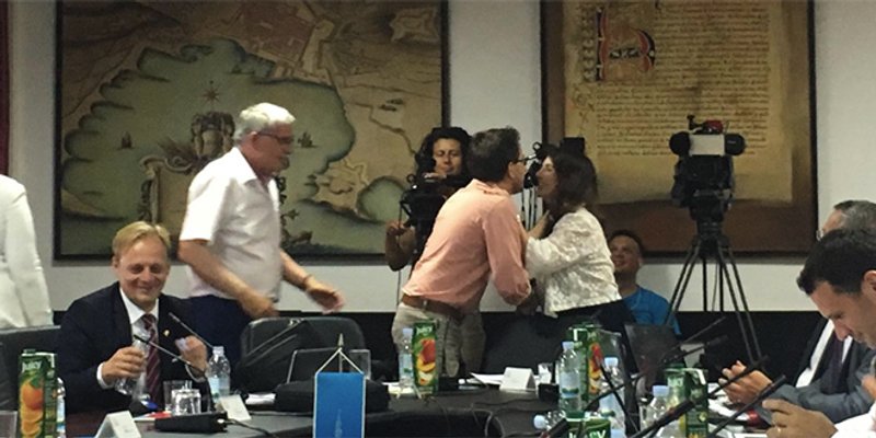 Pao pomirbeni poljubac Tonćija Blaževića i Mirne Kovačić