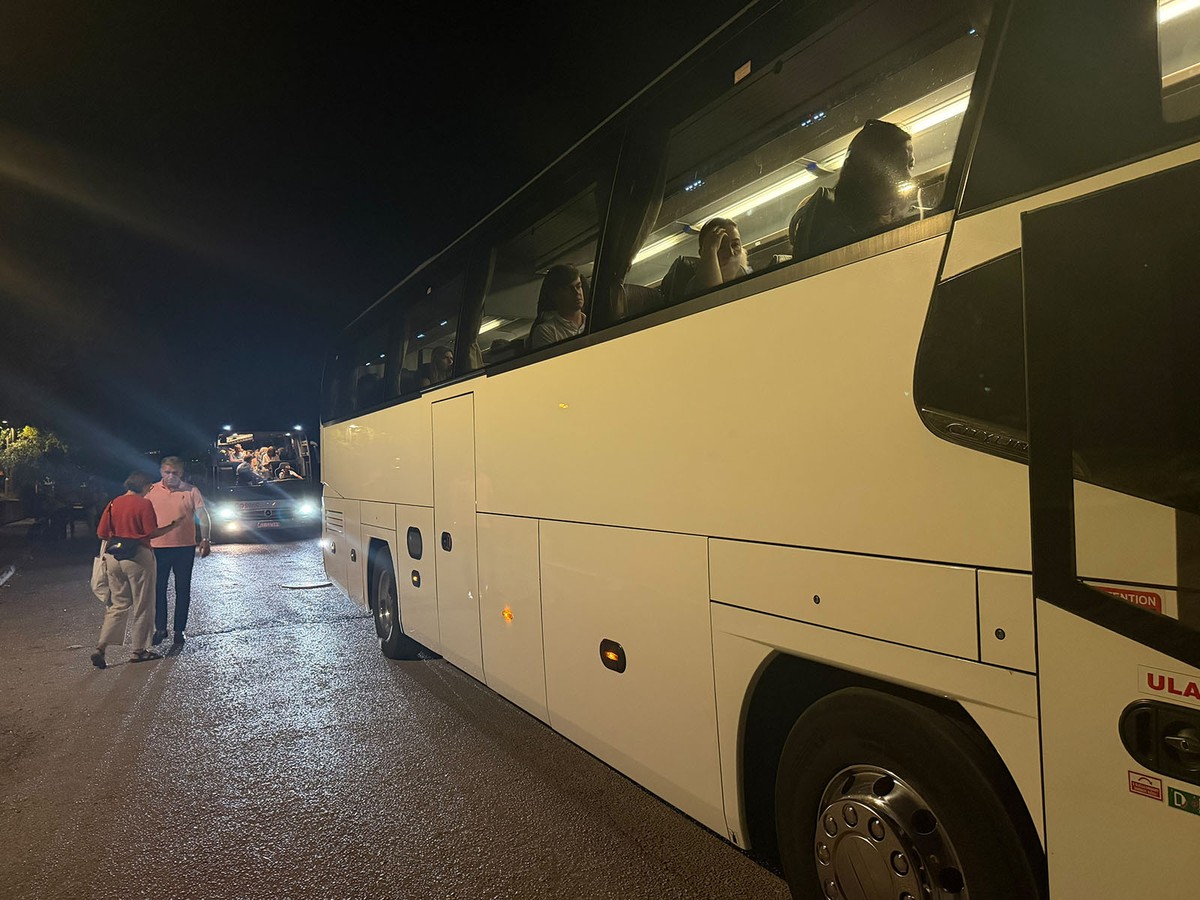 PROSVJED ZA LIKU Dva autobusa iz Splita još za mraka krenula prema metropoli
